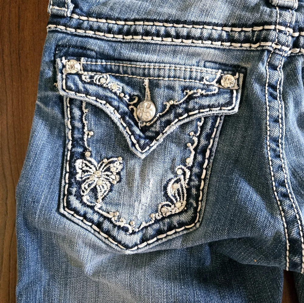 Miss Me Boot Rhinestone Embellished Embroidered Flap Pocket Jeans Women's Sz 27 - Picture 7 of 16